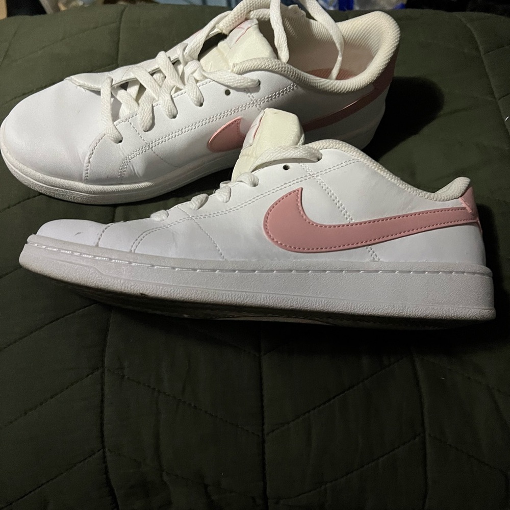 Nike Women's White and Pink Sneakers